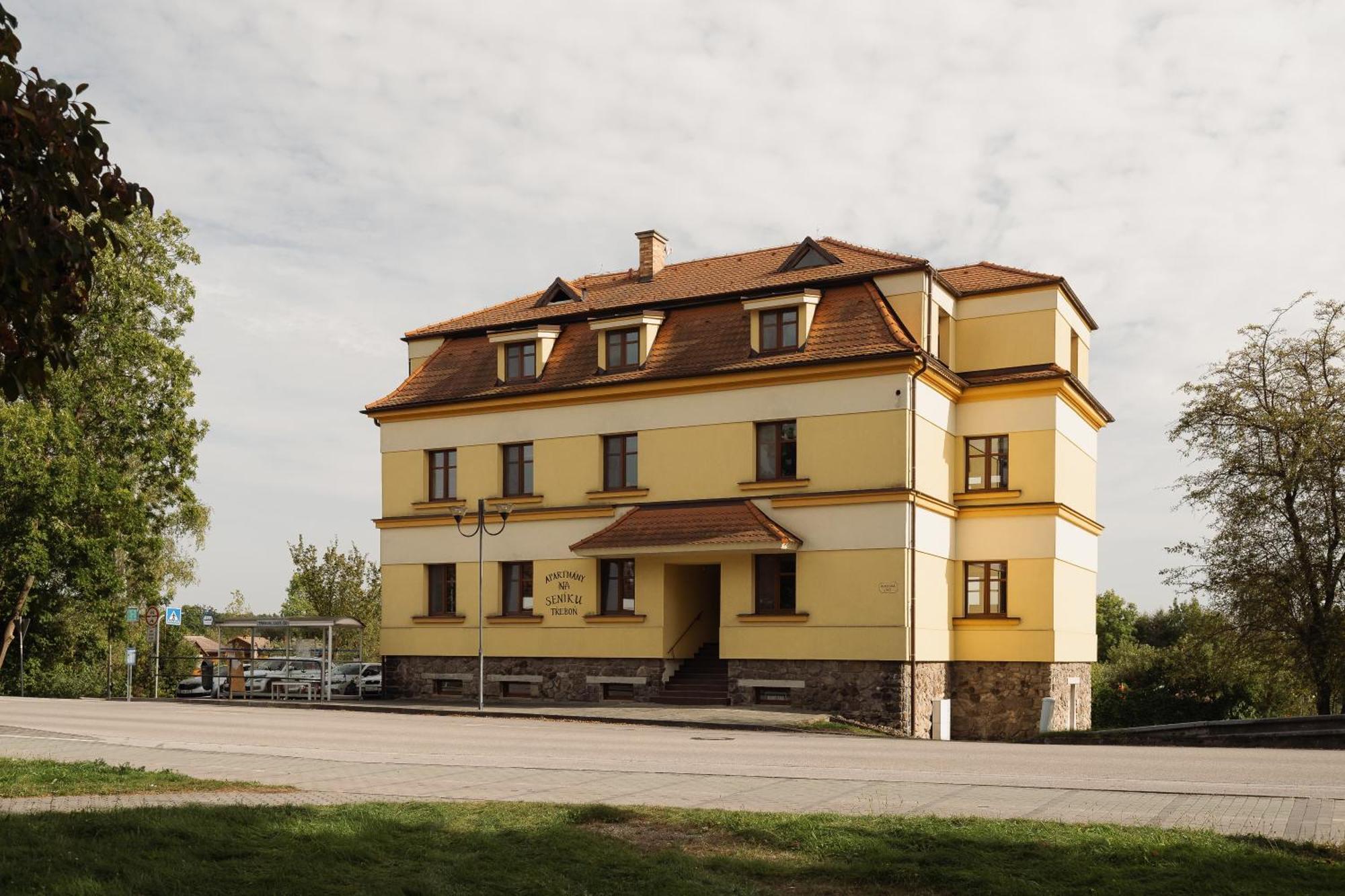 Apartmány Na Seníku Třeboň Esterno foto